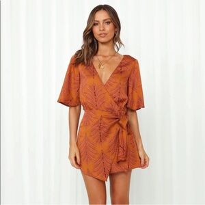 Hello Molly- NWT Rust Print Romper - L
